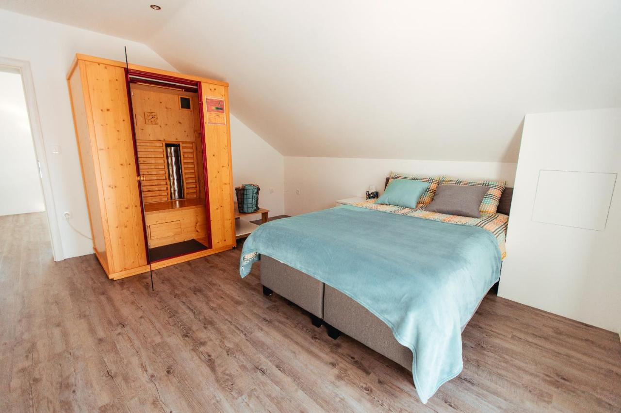 Sunny Oak Estate Apartment Menges Luaran gambar